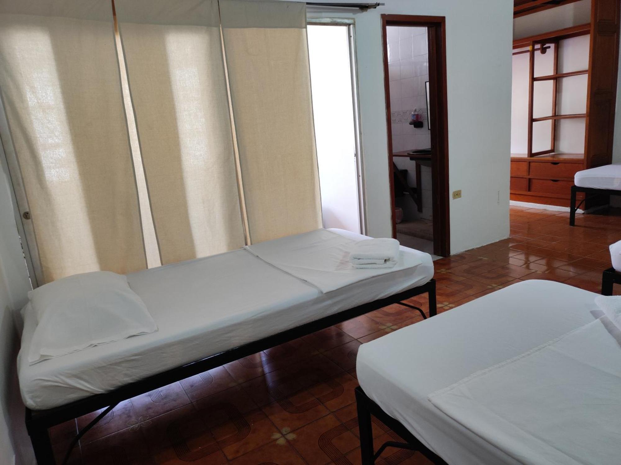 Leticias Guest House Екстериор снимка